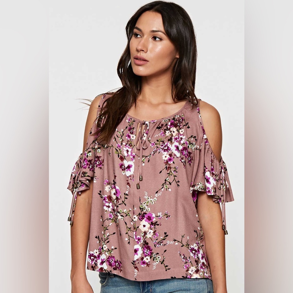 Lovestitch SWEET AS CHIC - FLORAL COLD SHOULDER TOP LAVENDER